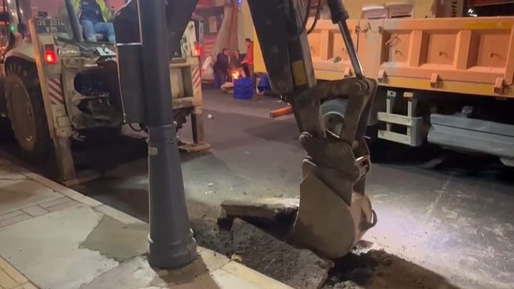 Yeni Yapılan Yol Bir Ay Dolmadan Yeniden Kazıldı!